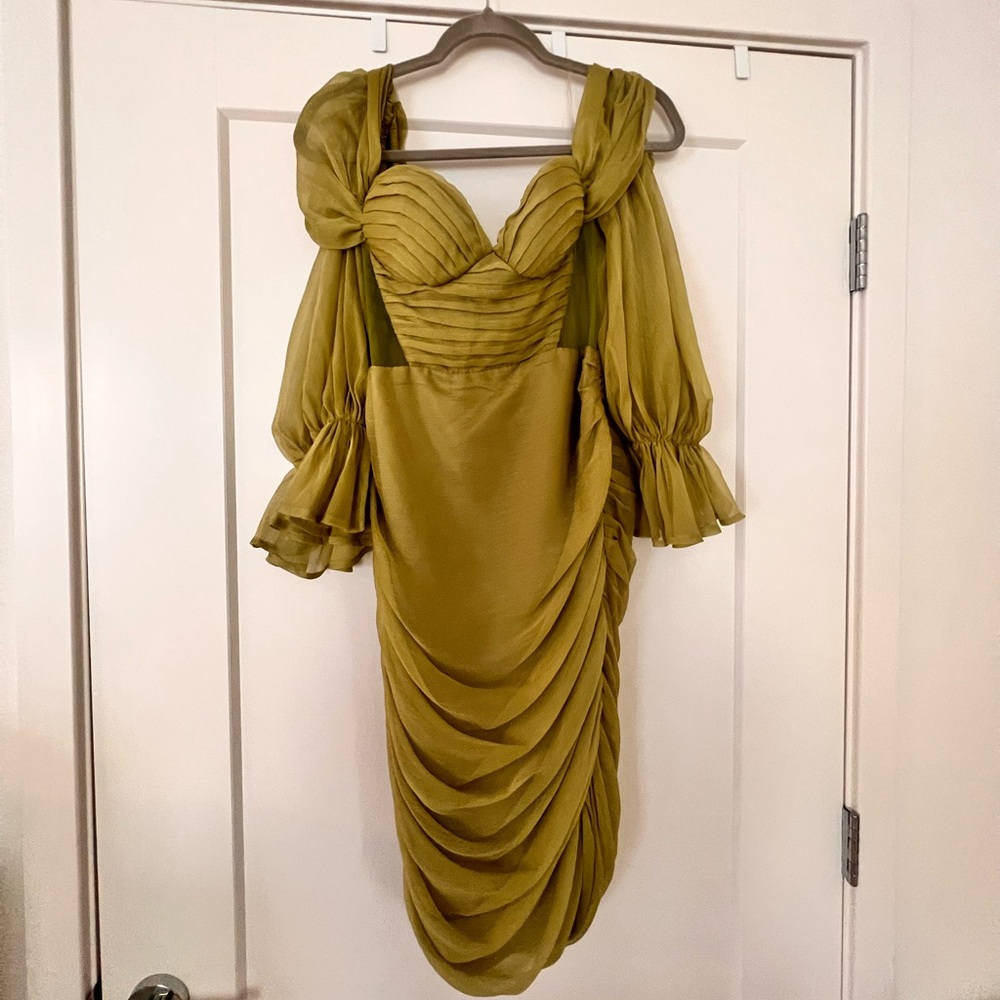 Miss Circle Size small green dress